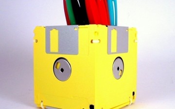 The Floppy Disk Pen and Pencil Holder The Floppy Disk Pen and Pencil Holder